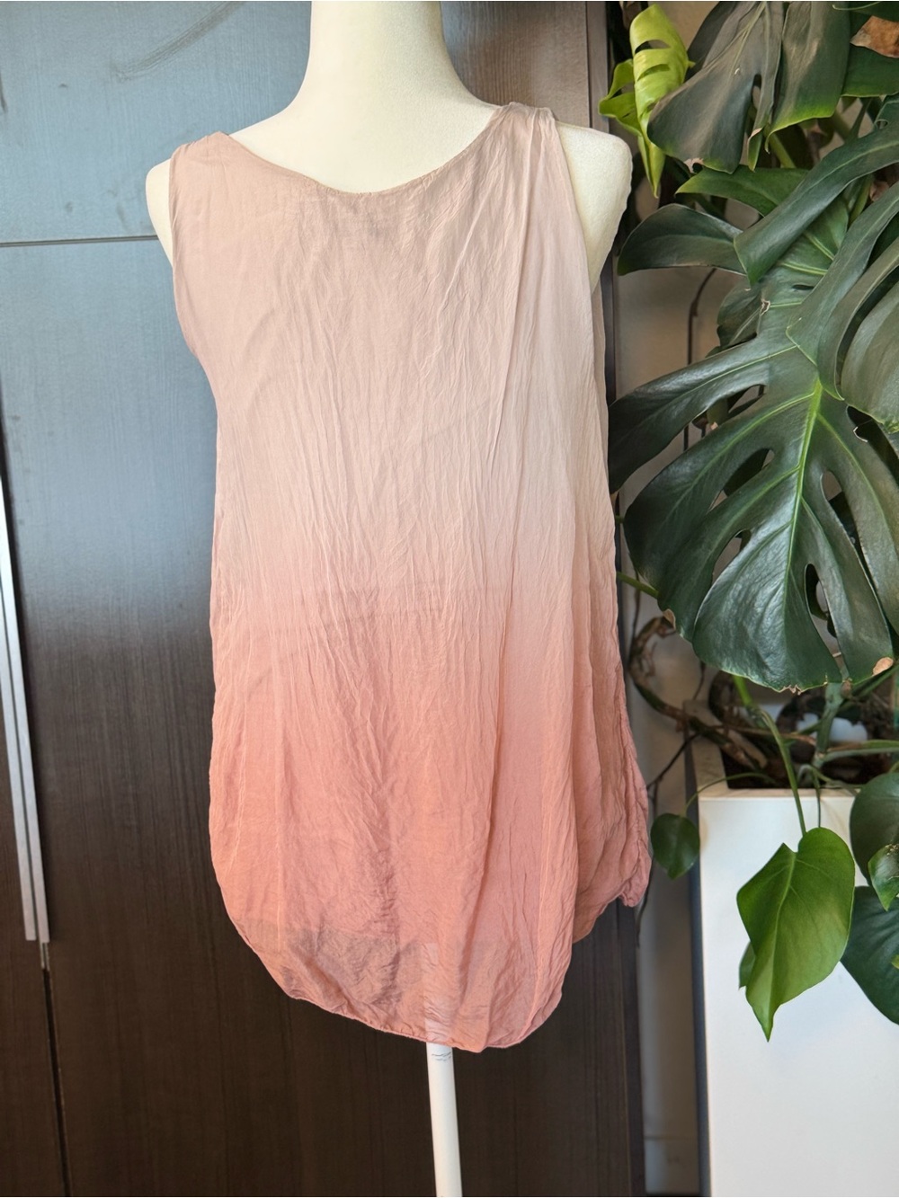 Women’s Pink Ombre Scoop Neck Tank Top - Picture 2 of 9